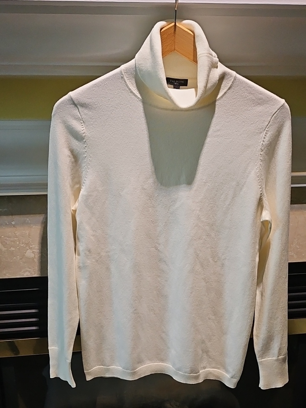 Talbots Cream So Soft Turtleneck Size MP